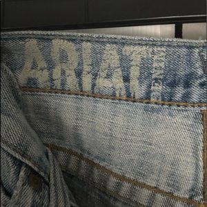 Men’s Ariat Relaxed Fit Jeans in good Condition